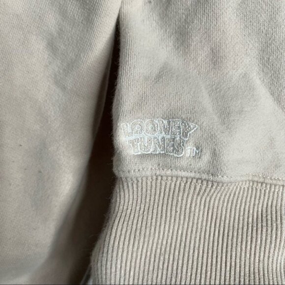 Jean Michel-Basquiat x Looney Toons Uniqlo Sweatshirt Collaboration - Picture 7 of 7